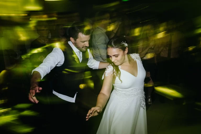 fotografía novios boda bailando